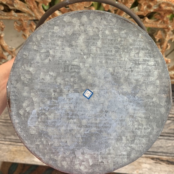 Vintage Galvanized Bucket with Handle - Picture 6 of 7